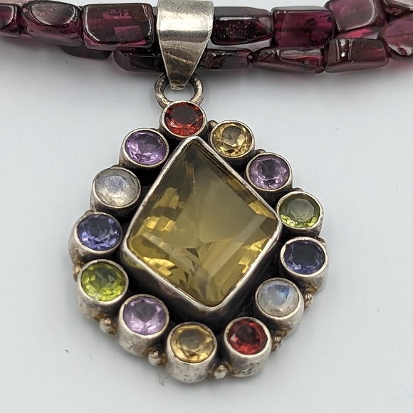 Beautiful garnet Sterling two strand necklace with multi gem's pendant - Picture 6 of 13